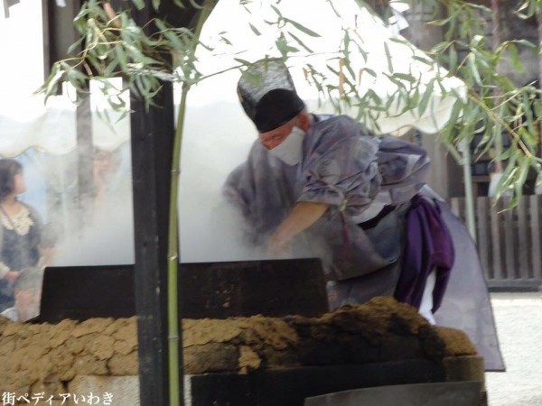 いわき市常磐の金刀比羅神社(こんぴらさま)の湯立(くがたち)神事3