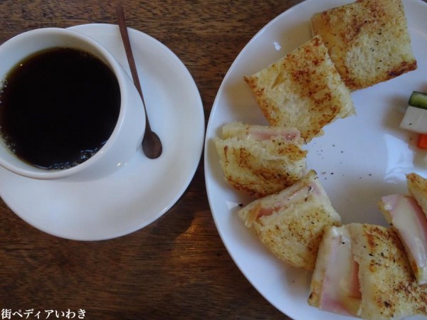 福島県いわき市のカフェ・喫茶店のMOMOcafe(モモカフェ)と猫19