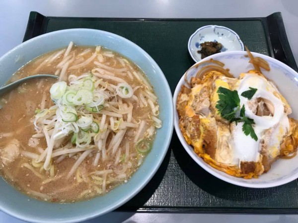 いわき市小名浜のサッポロラーメン玉半どさんこ1