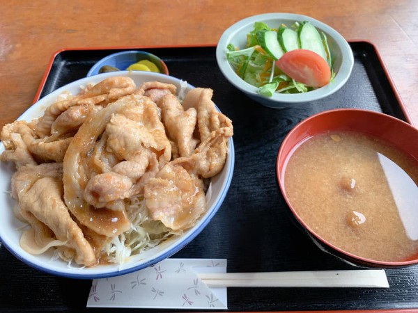 福島県塙町のお食事処旭屋でランチを食べてきました。ラーメンや丼物や定食やお酒も楽しめます-201008