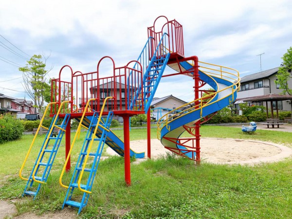 いわき市植田近くの迷路のある三ヶ下公園は子供が遊べる公園-210620-8